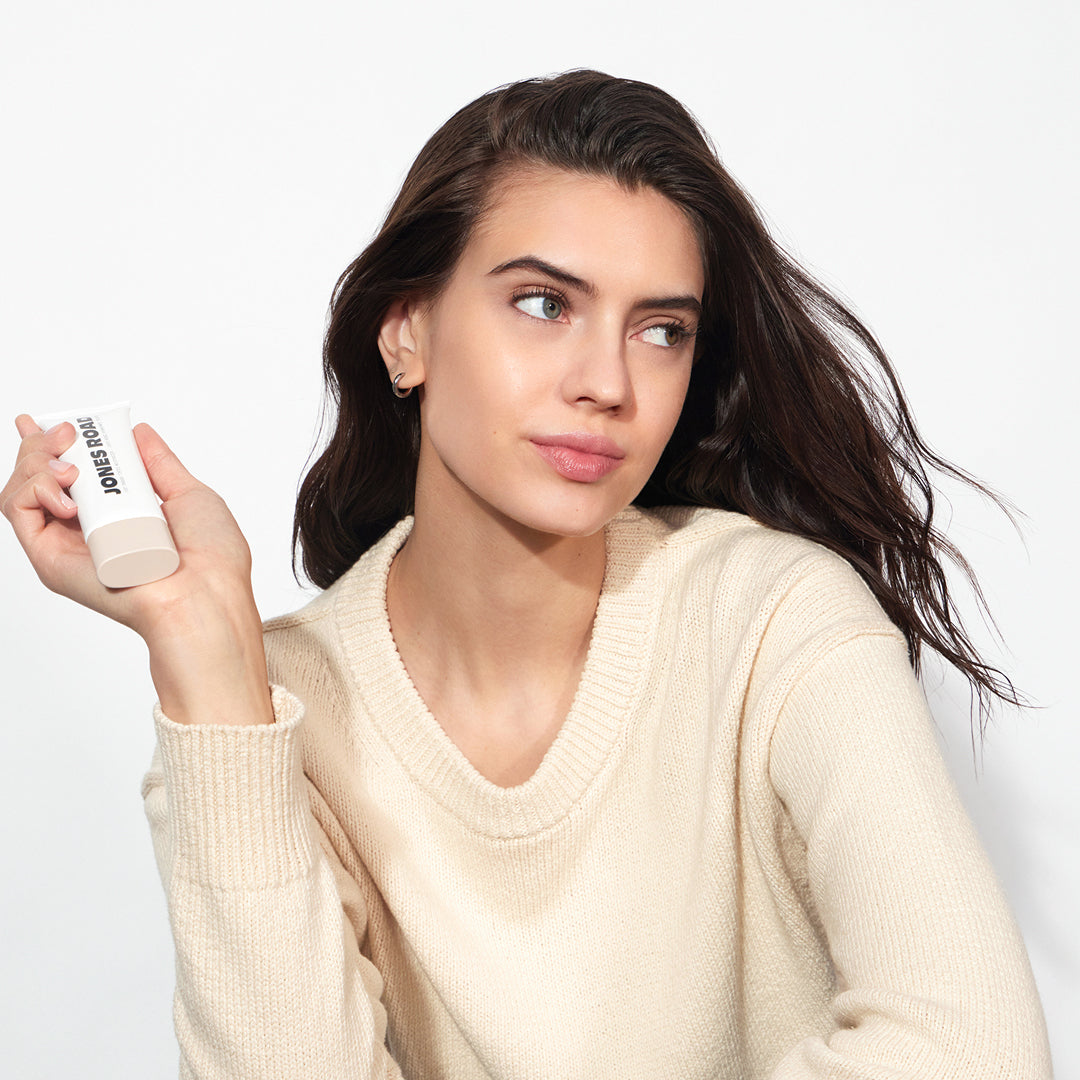 JUST ENOUGH TINTED MOISTURIZER - US 0440
