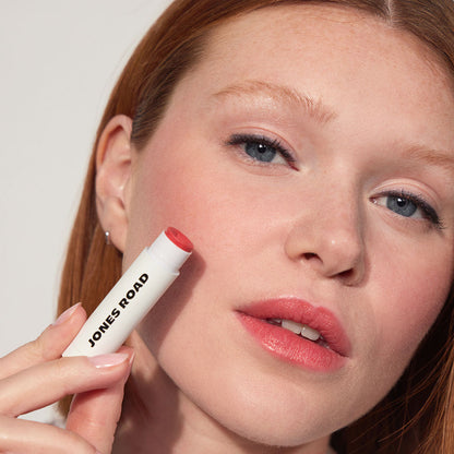 THE LIPPIE STICK - US 8858