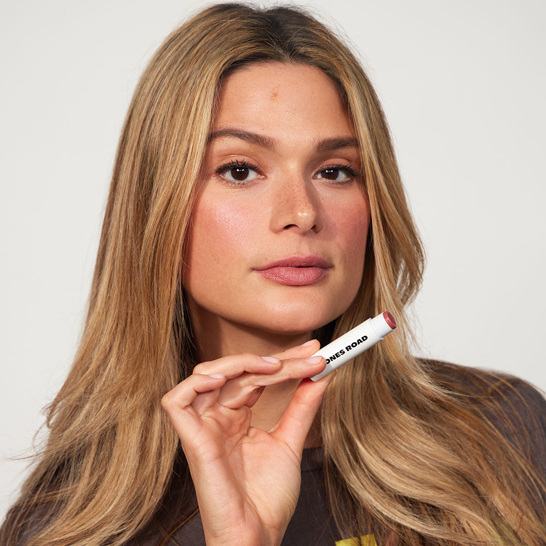 THE LIPPIE STICK - US 5825